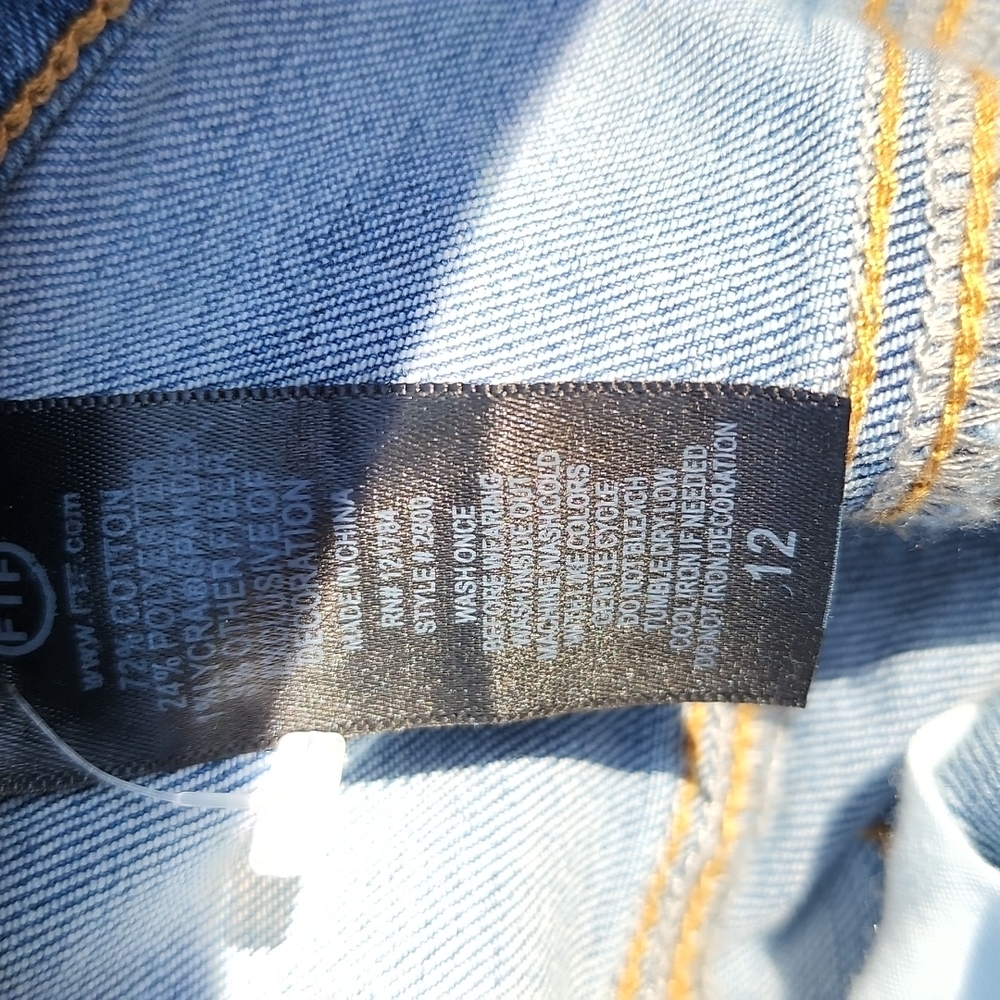 Jeans - Picture 6 of 7